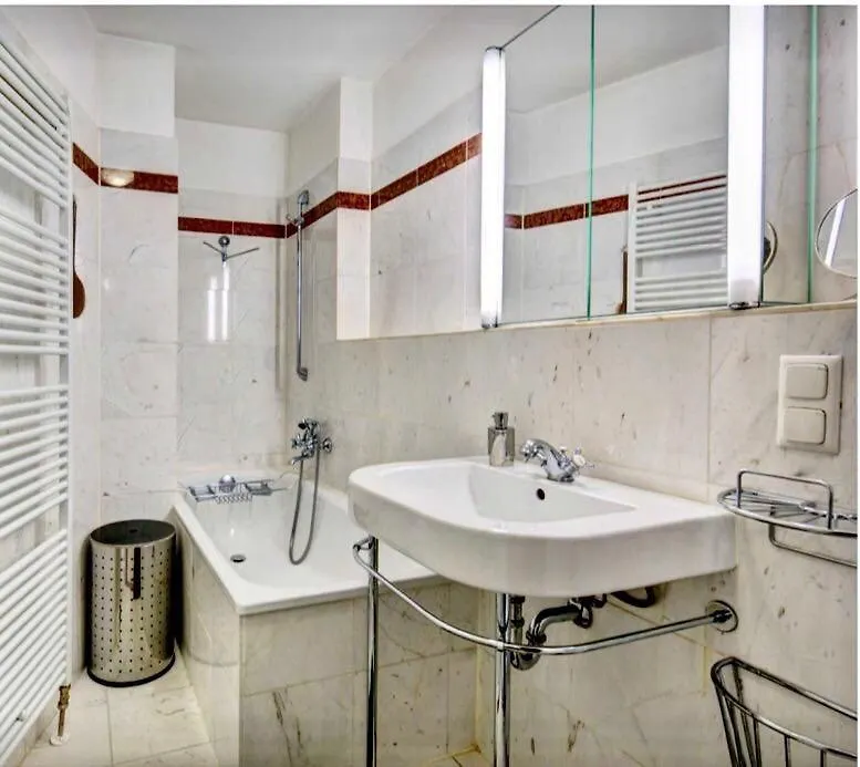 아파트 Idyllische City-Terrassenwohnung 뮌헨 독일